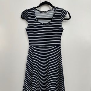 Dress - casual